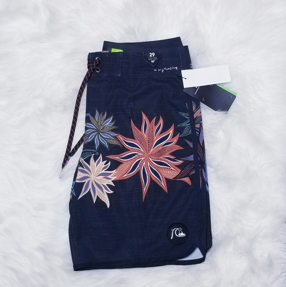 Quicksilver 4Way Stretch Board Shorts - Picture 2 of 8